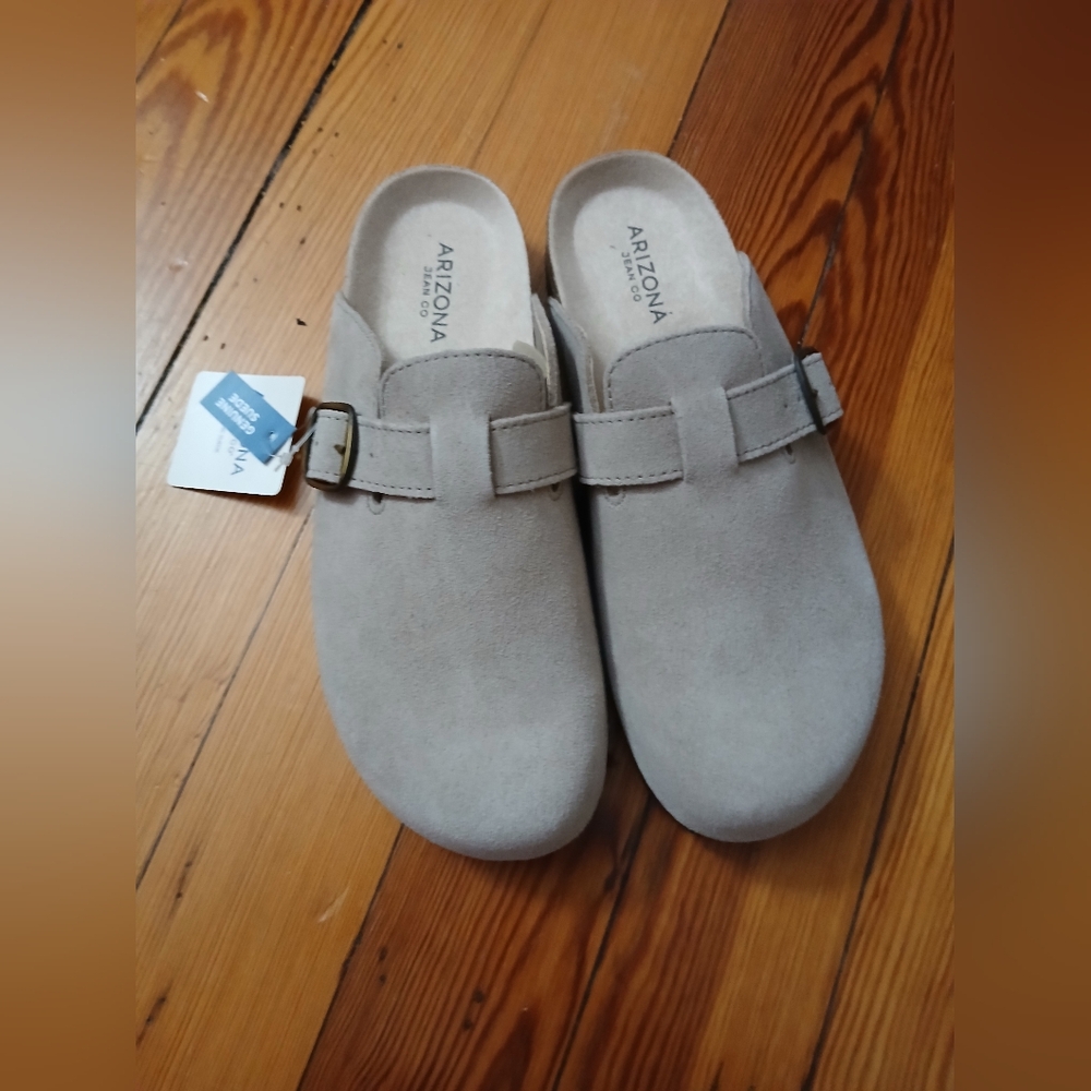Clogs - Picture 2 of 4